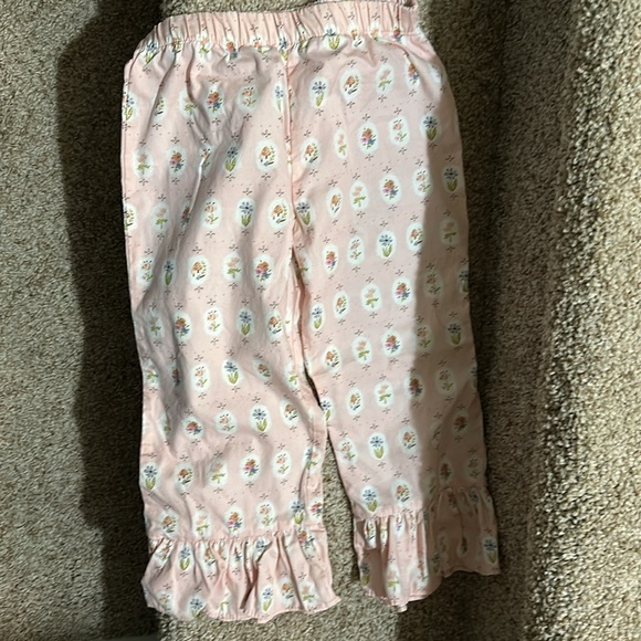 RicRac & Ruffles outfit - Picture 4 of 6